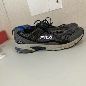 FILA Men's Gray and Blue Athletic Sneakers